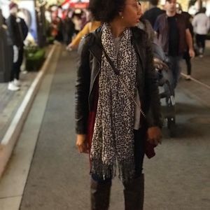 Meet your Posher, Tanica